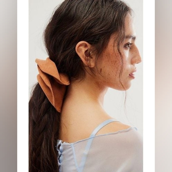 Free People Accessories - NWT Free People Brown Camel Genevieve Jumbo Scrunchie